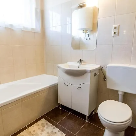 Apartament Leander *