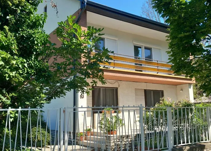 Apartament Leander *